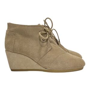 TOMS Taupe Suede Desert Wedge Booties Women’s Size 7 Lace Up Ankle Boots